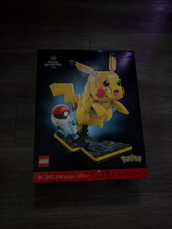 LEGO Pokémon Pikachu and Poké Ball Set 72152