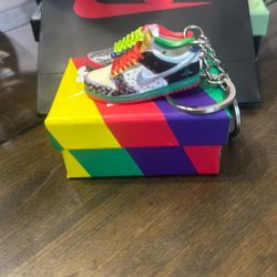 SB What The Paul’s Keychains  W/gift Bag 