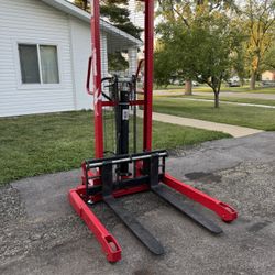 Manual Forklift Stacker 