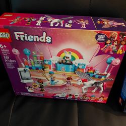 Lego friends costume party    lego Marvel captain America vs Thanos