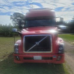 2013 Volvo 780 Isx15 $40.000,  225000k Miles On New Engine. 