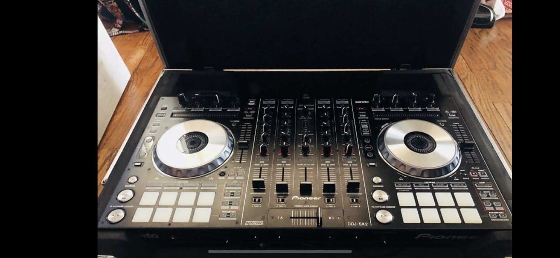 Pioneer DDJ SX. With. Odyssey case dj serato