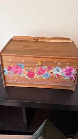 Pioneer Woman  bread box