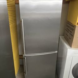 Blomberg 24” Counter Depth Refrigerator 