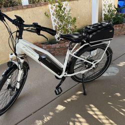 Women’s Surface 604 Rook Electric Bicycle 