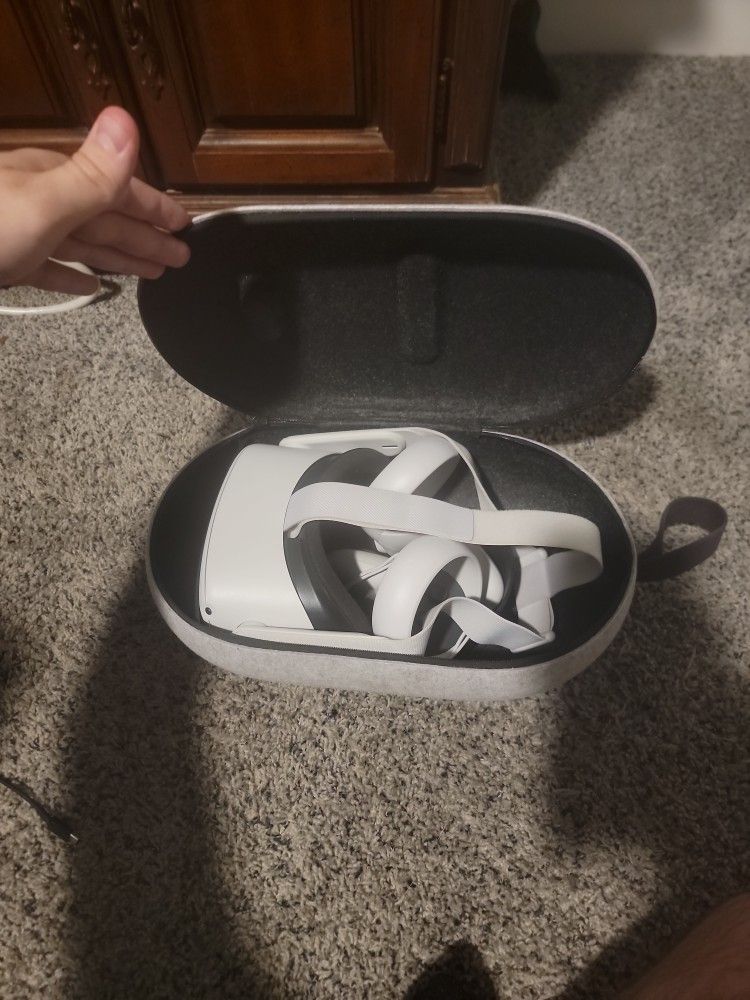 Oculus Quest 2 With Case