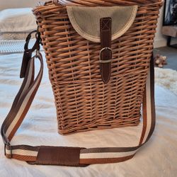 French Picnic [New] Gorgeous Basket: ( Holds 2 Cold Bottles Of Wine & Food)