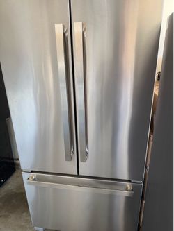 2023 Maytag refrigerator currently connected for showing works perfect extremely clean