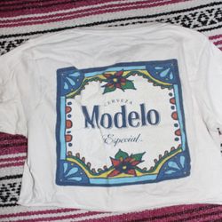 Modelo Short Cropped Tee