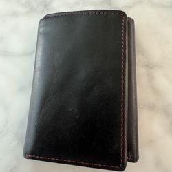 Roundtree & Yorke tri-fold wallet