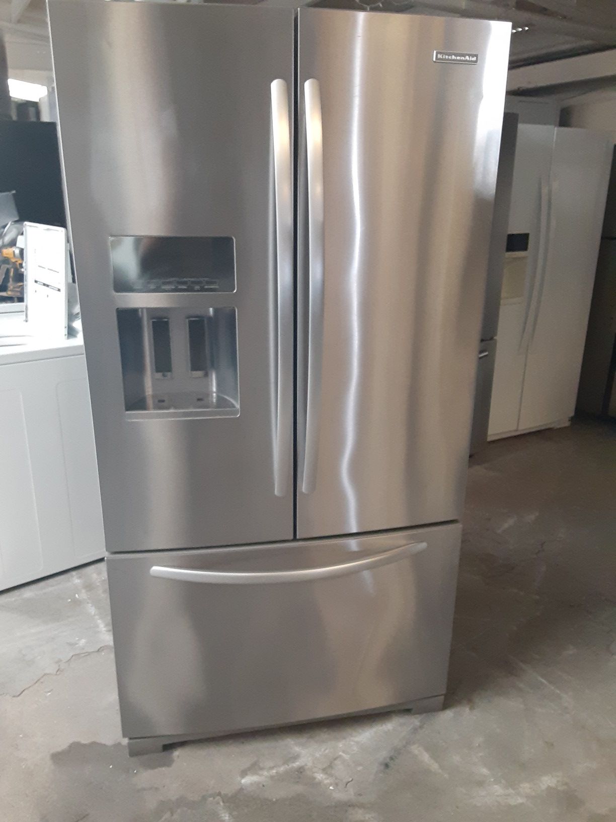 Refrigerator kitchen Aid good condition 3 months warranty delivery and install