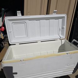 Igloo 120 qt. Quick & Cool Polar Ice Chest Cooler, White