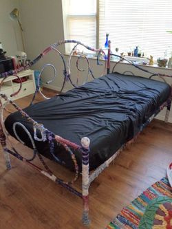 Free twin size bed