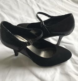 Womens shoes Size 7 NEW