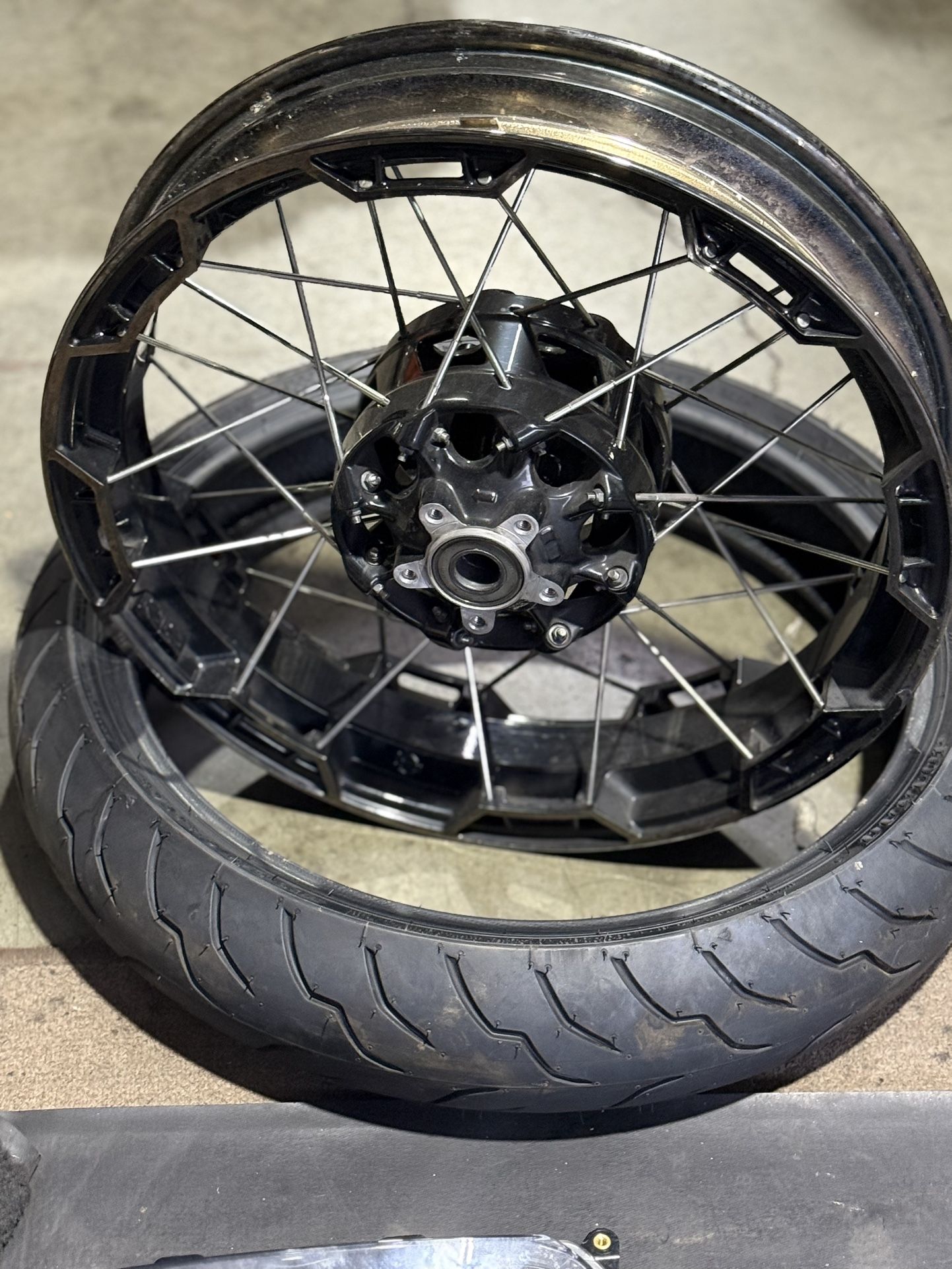 2022 CVO Front Rim And Tire 19 Inch