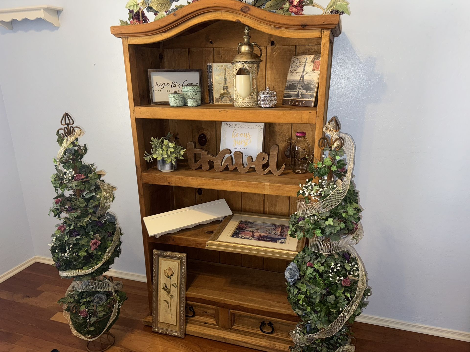 Shelves With Drawers 