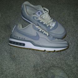 Nike Tennis Shoes
