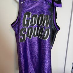 Men's Large LeBron James X Space Jam Goon Squad Jersey With Socks And Squad Nike As Well