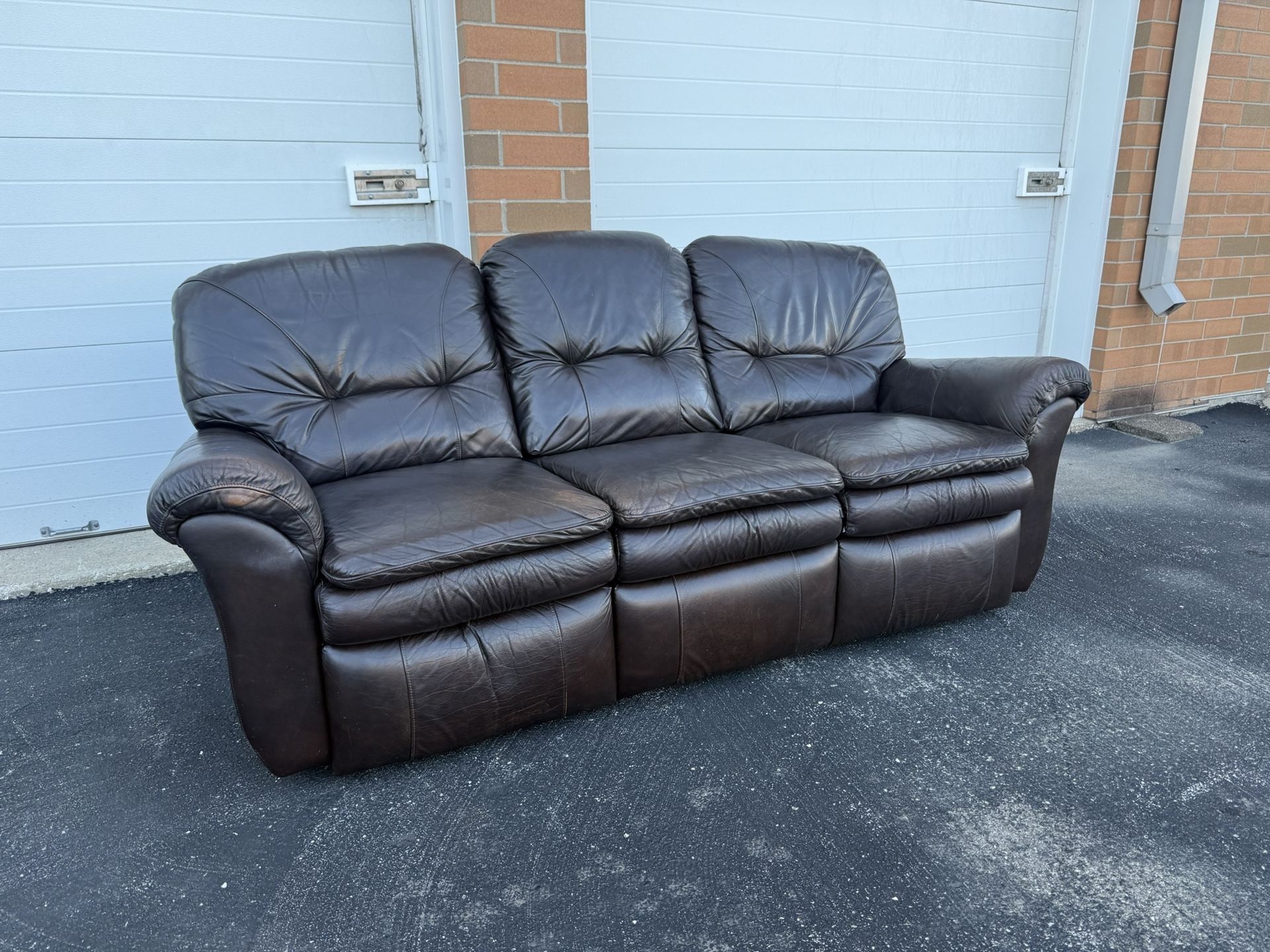 Lazy Boy 3-Seater Recliner Sofa, Dark Brown Leather! - Free Curbside Delivery