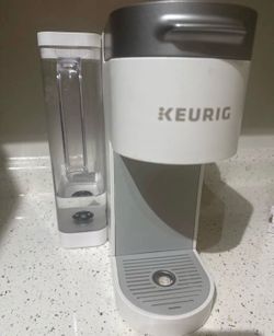 Keurig K-Supreme Single Serve Coffee Maker – White/Silver