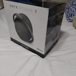 Onyx Studio 7 Speaker