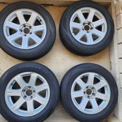 Chrysler 300 Rims and Tires 
