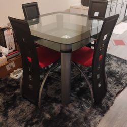 Like New Kitchen Table With 4 Chairsb$200