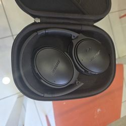 Bose QuietComfort 35 II Noise Cancelling Headphone  Bluetooth Wireless Black
