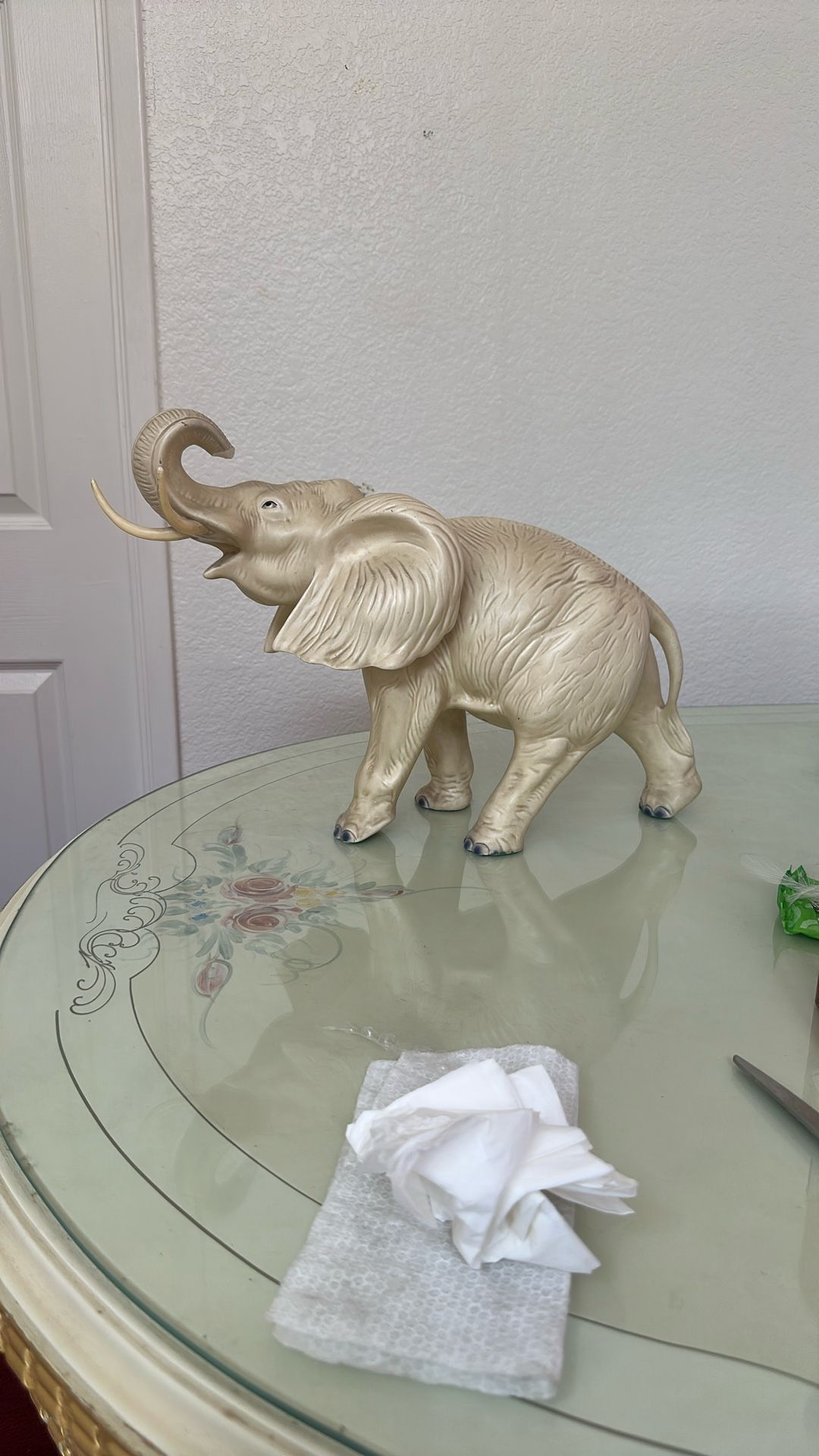 Large Porcaline Elephant