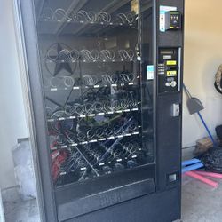 Vending Machine With Card Reader With Tap
