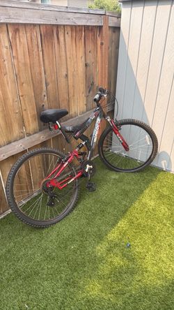 Mongoose XR75 Mountain Bike