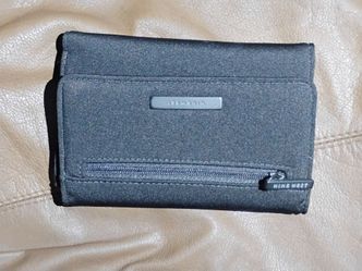 Nine West wallet