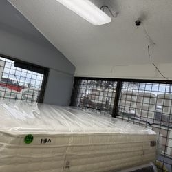 CALIFORNIA KING SIZE KING KOIL NATURAL COLLECTION (FIRM) MATTRESS & BOX SPRINGS BED SET