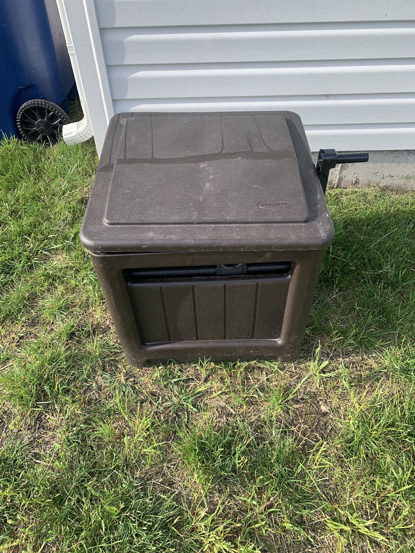 Hose box with 100 ft hose