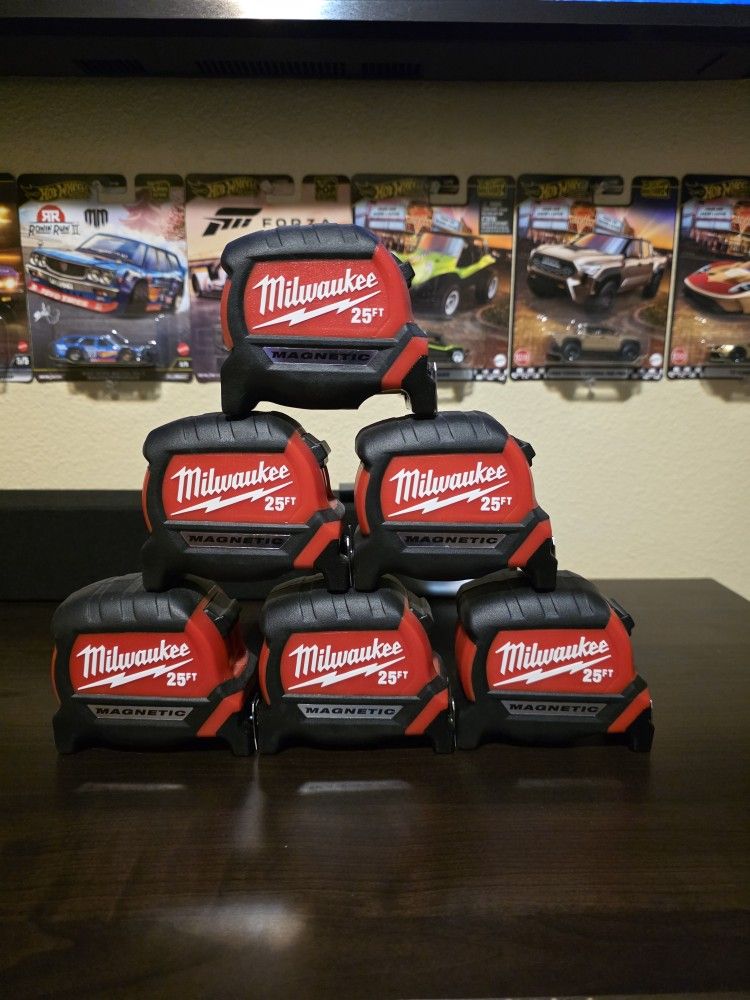 Milwaukee Tape Measures