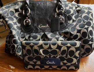 Coach purse and wallet