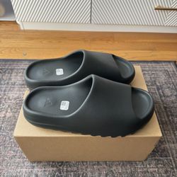 Yeezy Slide Dark Onyx 11M