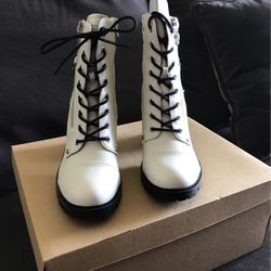 New Never Worn Jadyn Bootie Sz10