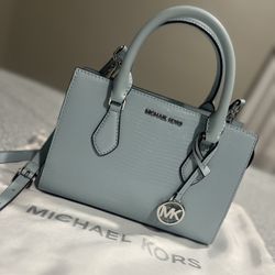 Michael Kors Crossbody Bag.