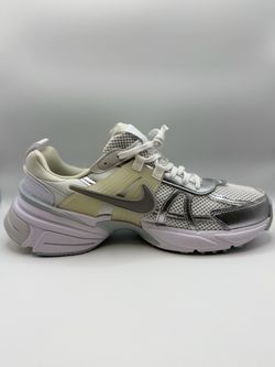 Nike V2K Run “Metallic Silver/White” 8M/9.5W