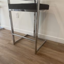 Set of 2 Bar Stools – Stylish & Comfortable Seating