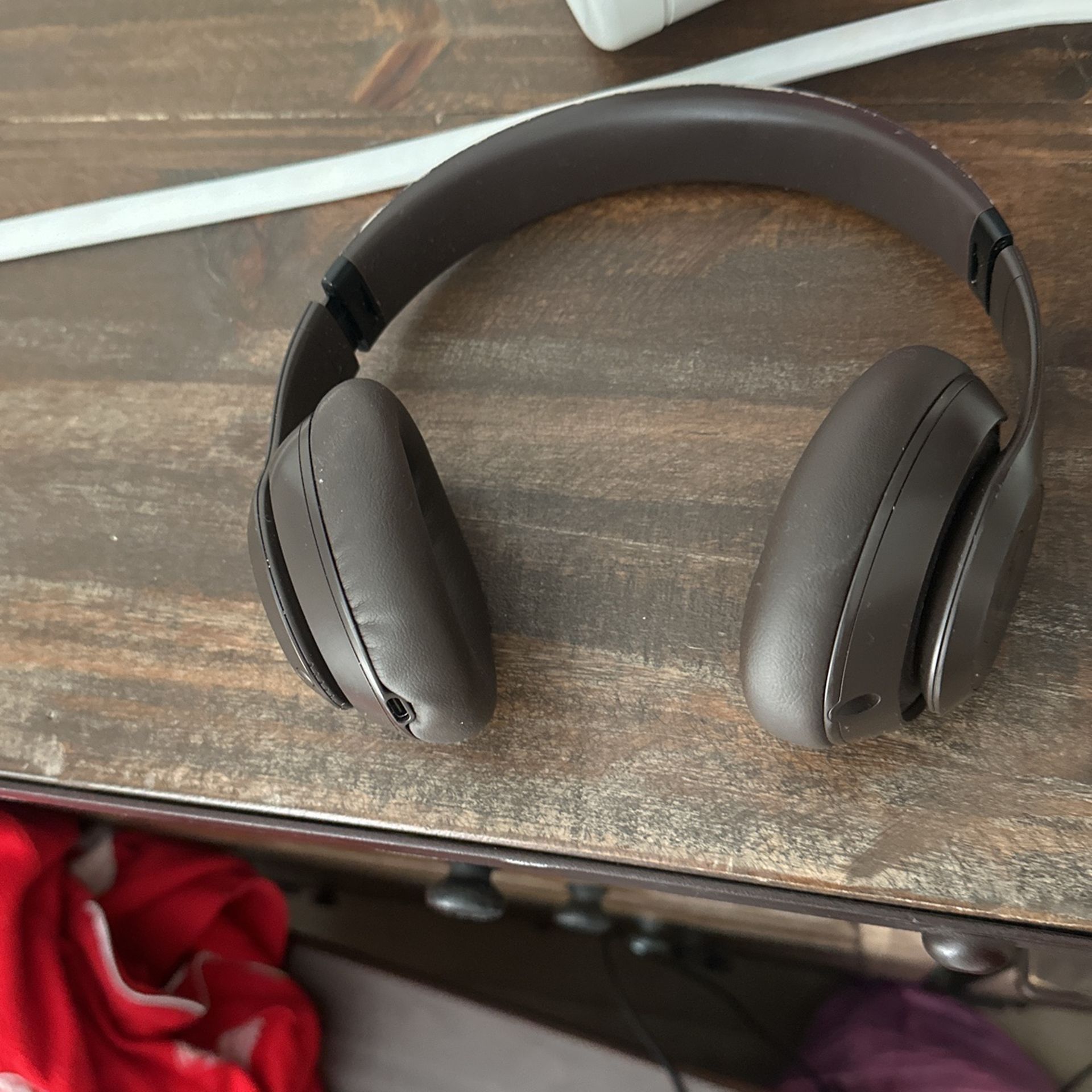 Beats Studio Pro Brown