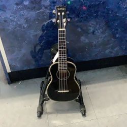Black Mitchell Concert Ukulele MU-75/BK