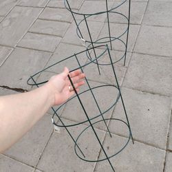 🌱🌿🪴 2 Grow Cage  Both /$5 / Por Las 2 Jaulas De Cultivo / NELLIS BLVD & CHEYENNE AVE 