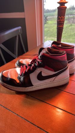 Air Jordan 1 Mid "Gym Red/Black Toe" sneakers