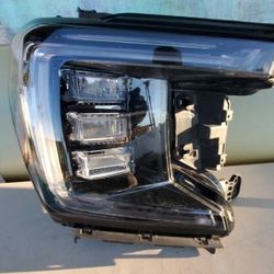 2021 - 2024GMC YUKON XL DENALI RIGHT
HEADLIGHT PASSENGER SIDE LED GENUINE
USED OEM. AA4