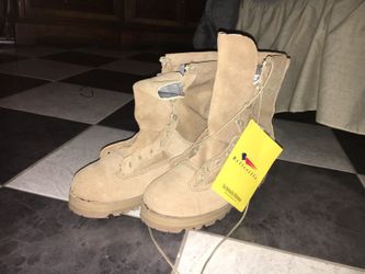 New military surplus boots size 9.5R