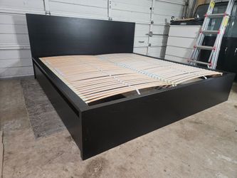 King Size Bed Frame With 2-Drawers, Good Conditions 👍, Black Color, Delivery And Installation Available For Fees It Depends On Distance