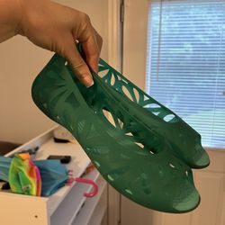 Crocs flats W7