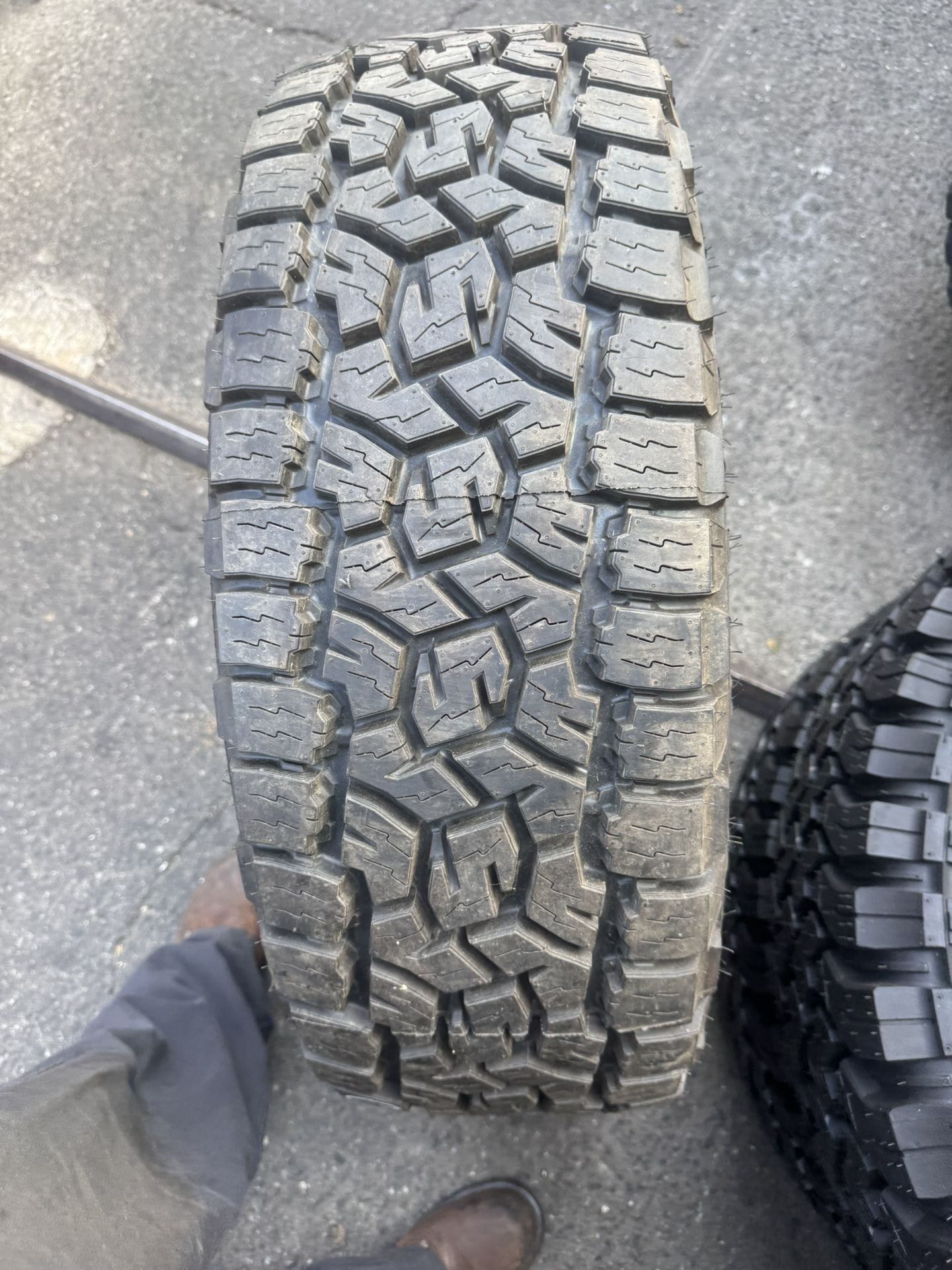 I Have 1 Tire 275-70-17 Toyo 99% Tread Life For $100 Mounted And Balanced 